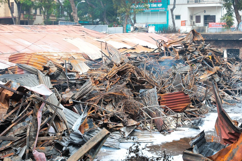 Hà Nội: Hoả hoạn tại chợ Xanh Định Công gây thiệt hại nặng về tài sản - Ảnh 8.