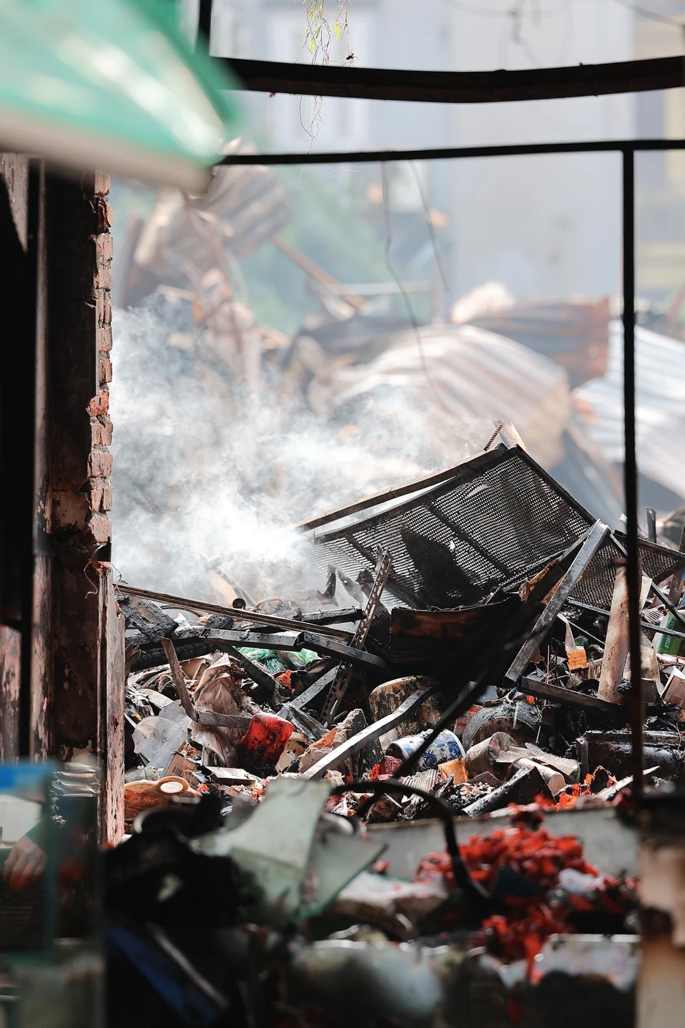 Hà Nội: Hoả hoạn tại chợ Xanh Định Công gây thiệt hại nặng về tài sản - Ảnh 9.