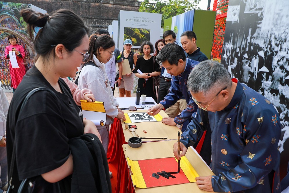 Hà Nội: Khai mạc Trưng bày "Di sản văn hoá Việt Nam" - Ảnh 9.