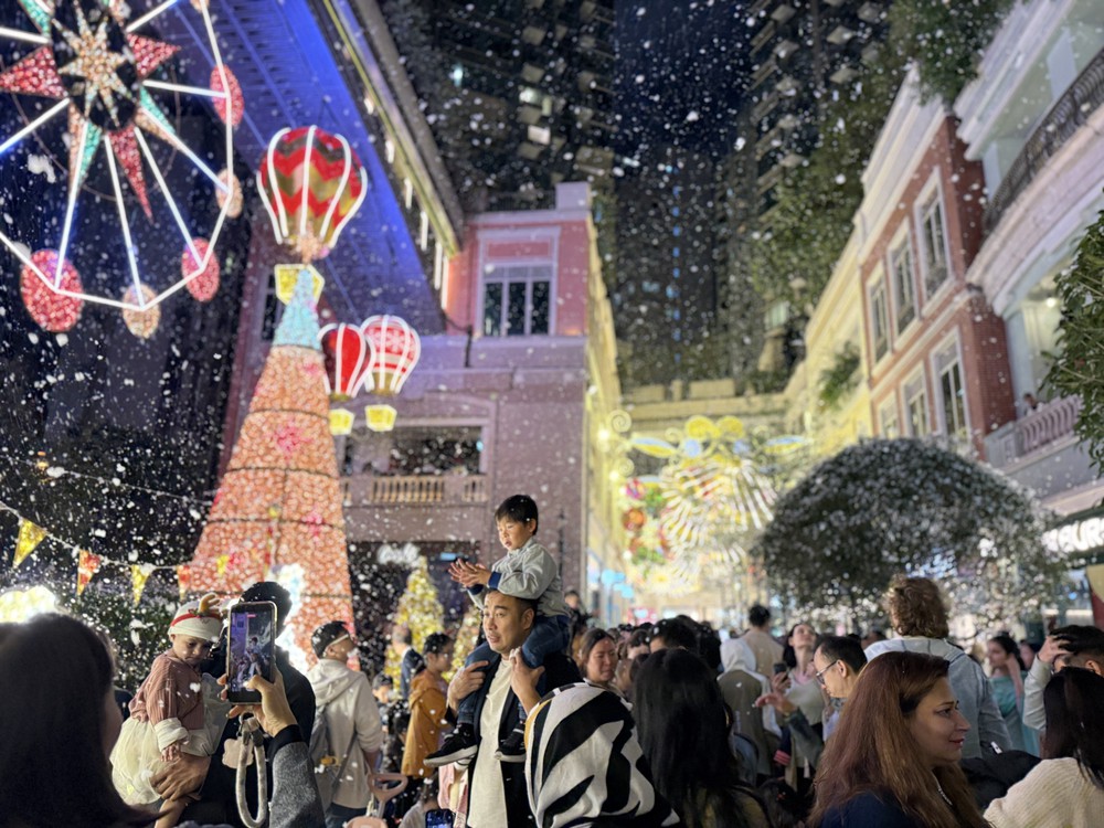 Truyền thống đón Giáng sinh ở các nước trên thế giới - Ảnh 10.