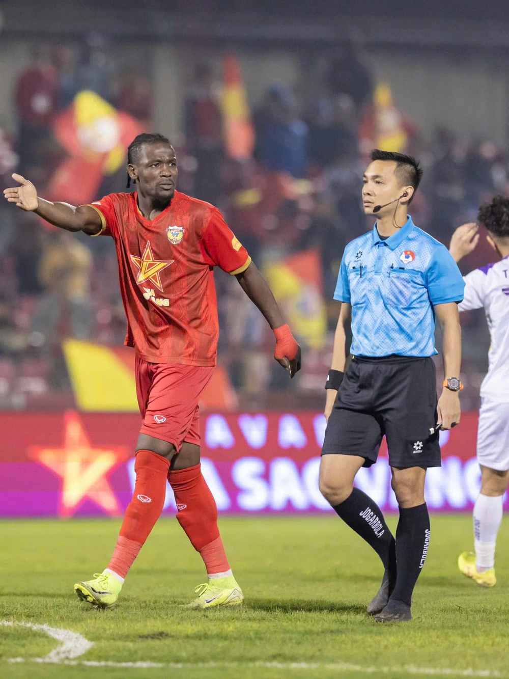 Bất ngờ danh sách trọng tài Việt Nam đạt chuẩn FIFA 2026 - Ảnh 1.