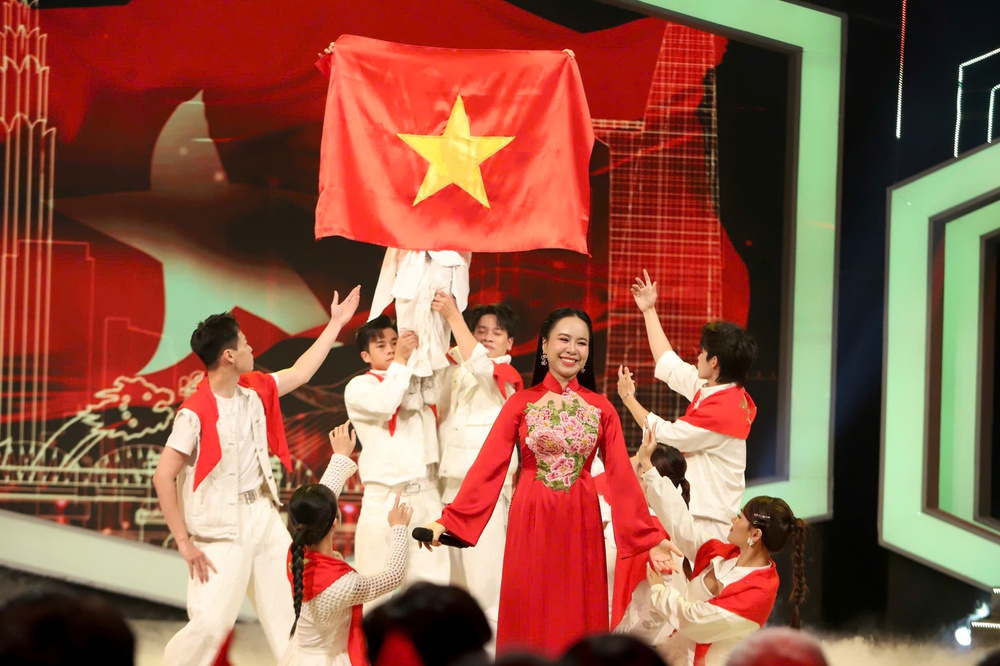 Gala Tinh thần Việt Nam: Câu chuyện về khát vọng, bản lĩnh và niềm tin - Ảnh 4.