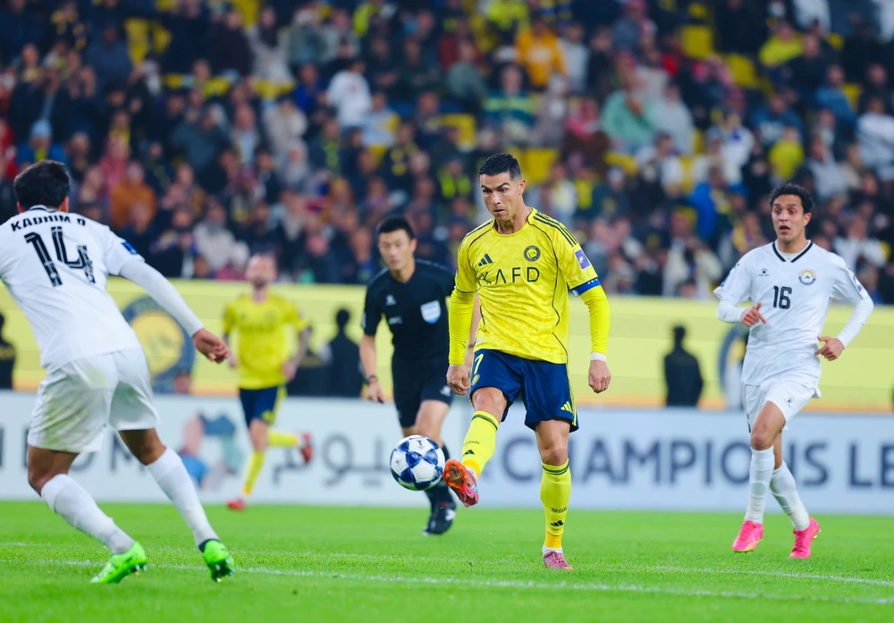 Ronaldo lần đầu ra sân tại AFC Champions League Two