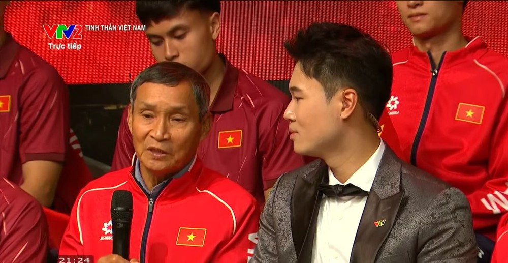 Tin nóng thể thao sáng 24/12: HLV Mai Đức Chung nói lời gan ruột về chung kết SEA Games, tiết lộ chiến thuật của ĐT nữ Việt Nam - Ảnh 1.