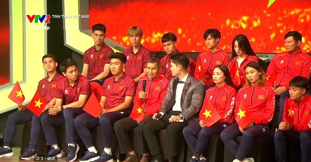 HLV Mai Đức Chung bày tỏ nỗi niềm về bóng đá nữ Việt Nam sau SEA Games, thổ lộ việc cần phải làm - Ảnh 1.