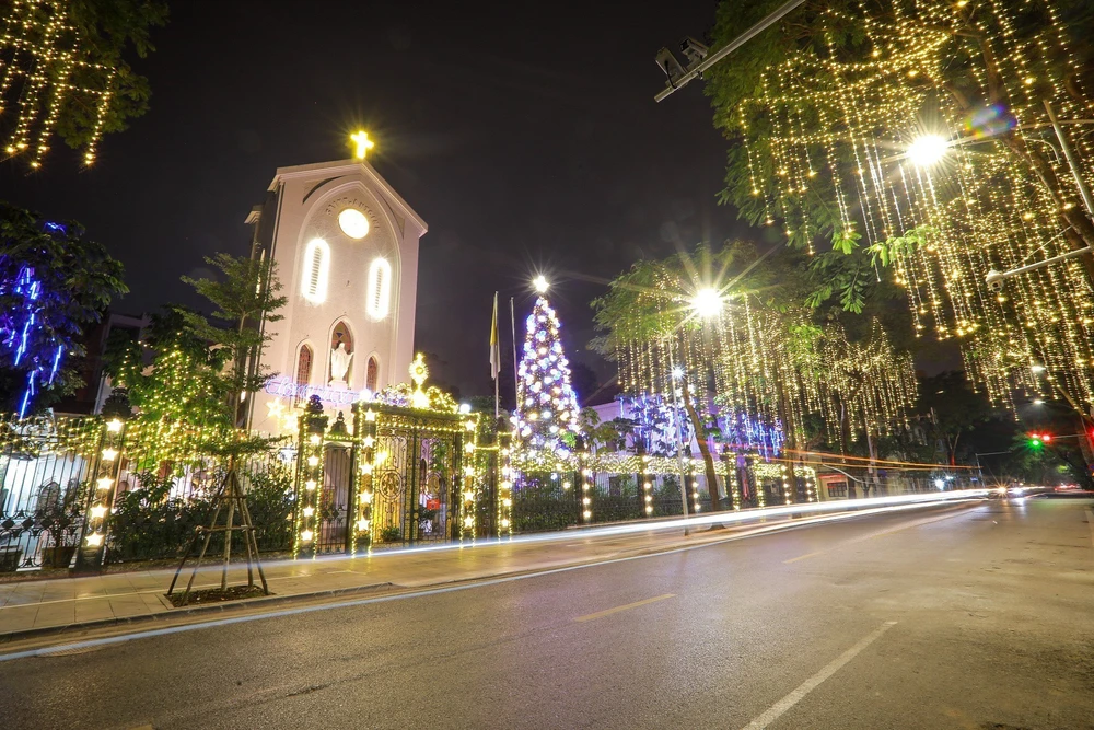 Noel ở Việt Nam - từ lễ hội du nhập đến ngày hội cộng đồng - Ảnh 3.