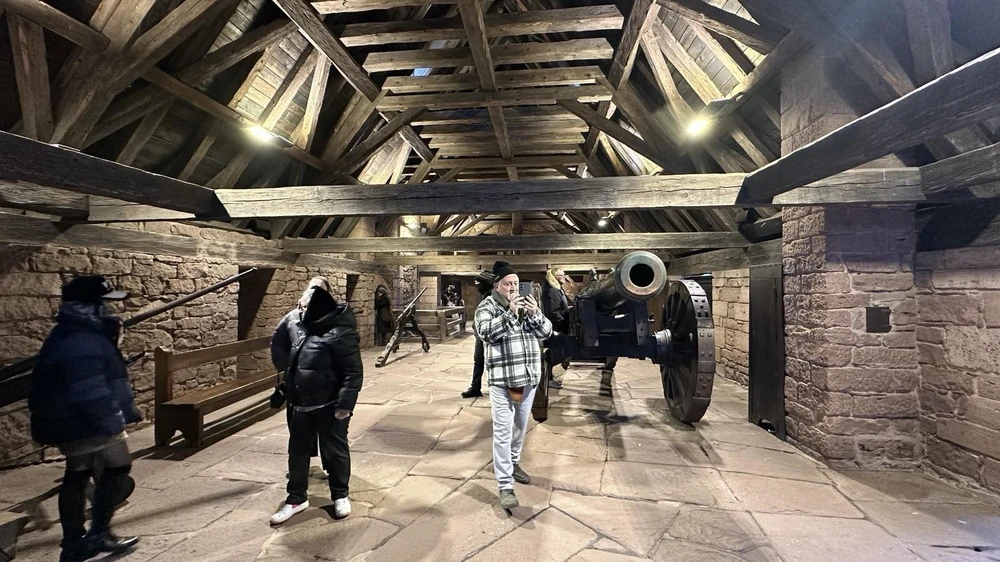 Lâu đài Haut-Koenigsbourg - vẻ đẹp hùng vĩ giữa mùa đông Alsace - Ảnh 4.