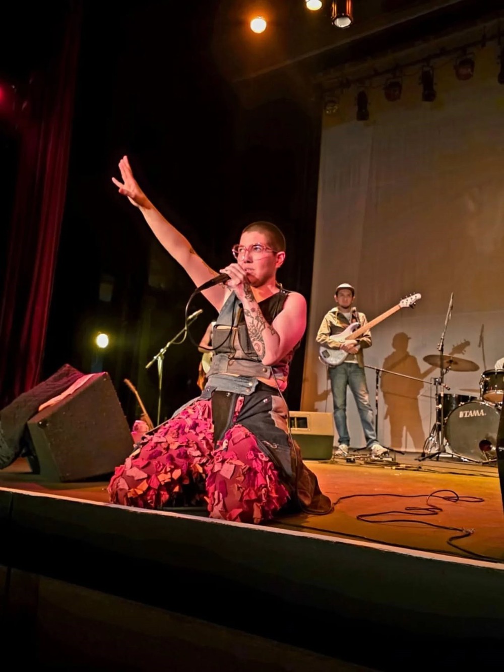 Sắc màu cuộc sống: Khi âm nhạc trở thành nghi lễ của sự tái sinh - Ảnh 1.