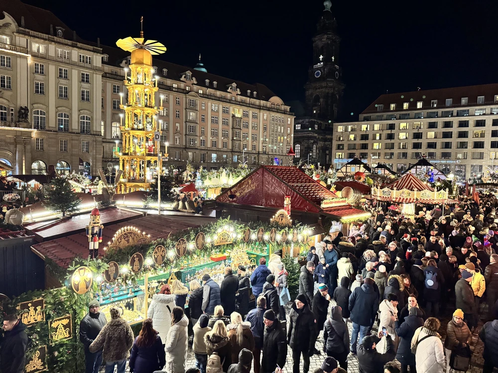 Chợ Giáng sinh Striezelmarkt ở Dresden: Bản hòa ca của thời gian và truyền thống - Ảnh 1.