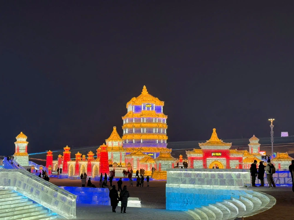 Băng đăng Cáp Nhĩ Tân, khoảnh khắc thành phố chuyển động trong đêm lạnh - Ảnh 7.