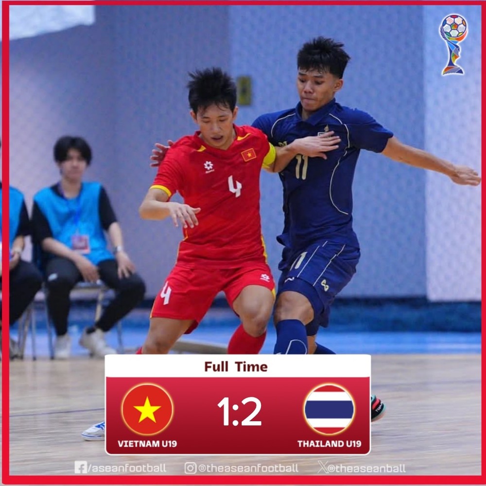 Bị từ chối bàn thắng một cách khó hiểu, Việt Nam thua ngược Thái Lan ở giải Đông Nam Á - Ảnh 2. Bị từ chối bàn thắng một cách khó hiểu, Việt Nam thua ngược Thái Lan ở giải Đông Nam Á - Ảnh 2.