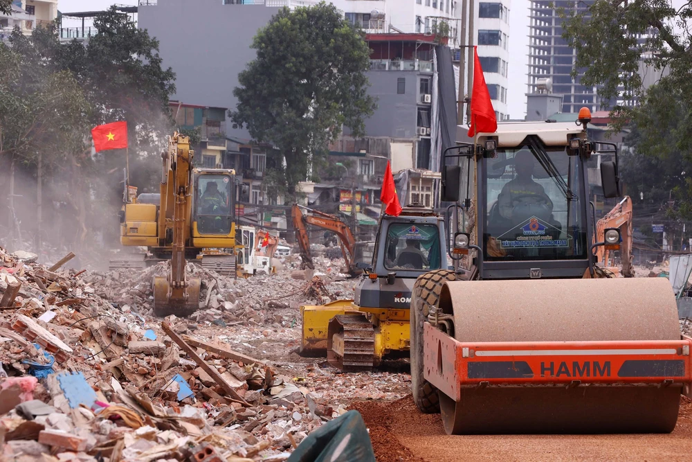 Bí thư Thành uỷ Hà Nội kiểm tra công tác giải phóng mặt bằng một số dự án trọng điểm - Ảnh 5.