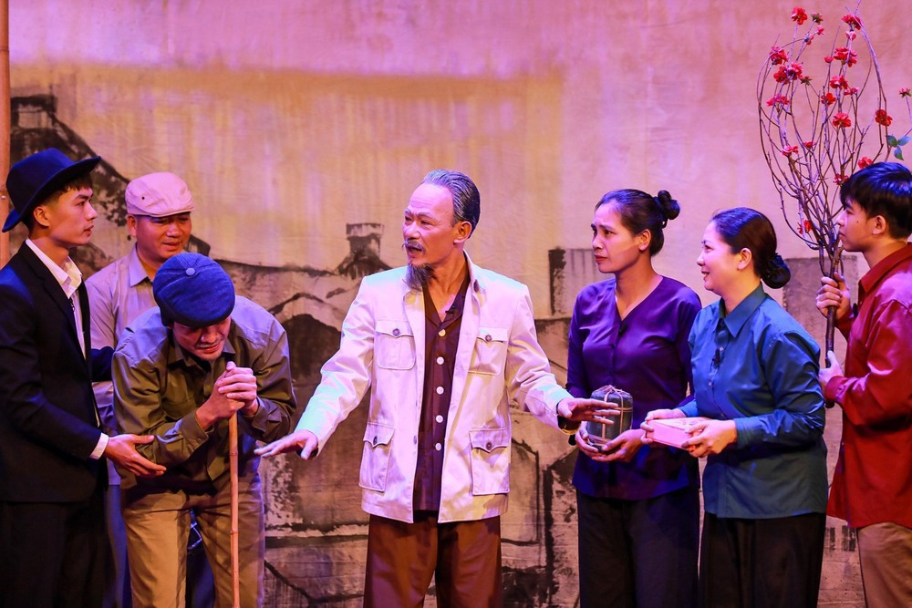 Chương trình nghệ thuật "Bác Hồ, một tình yêu bao la" - Ảnh 1.