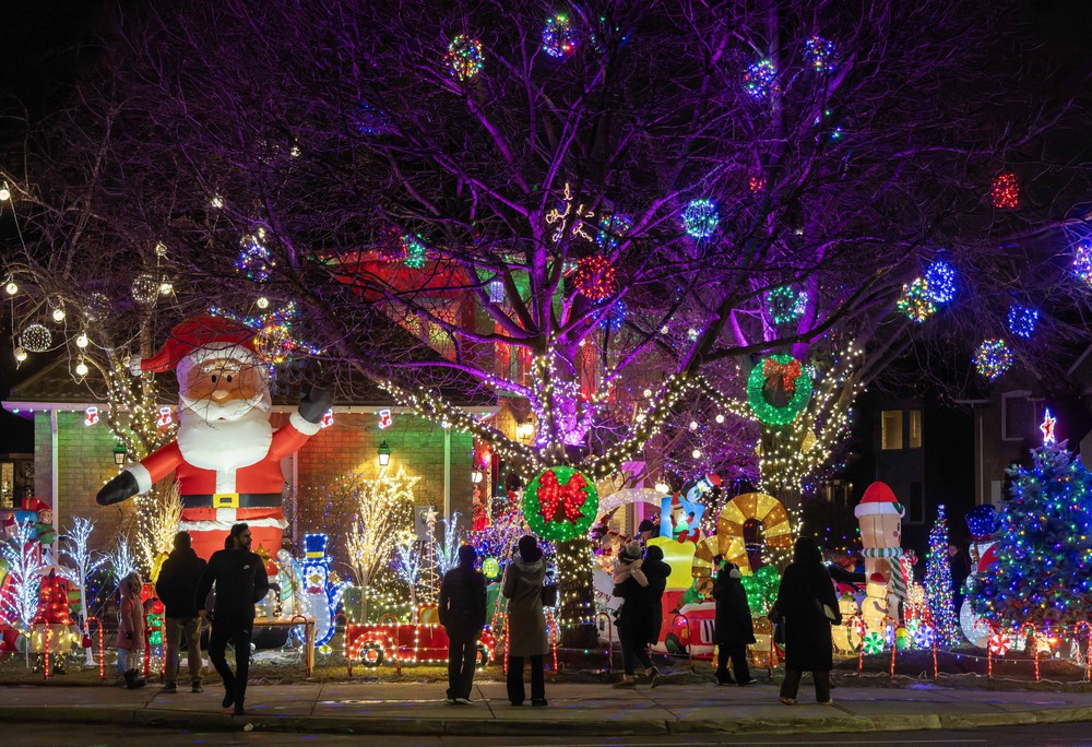 Rộn ràng không khí đón Giáng sinh trên khắp thế giới - Ảnh 2.