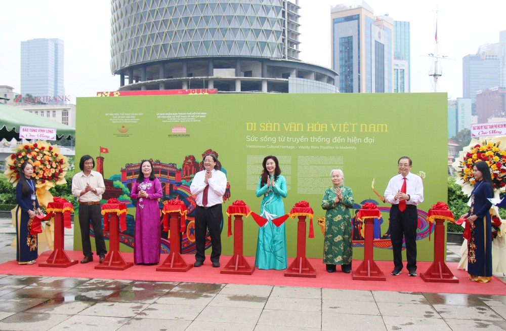 Trưng bày “Di sản văn hóa Việt Nam - Sức sống từ truyền thống đến hiện đại”  - Ảnh 1.