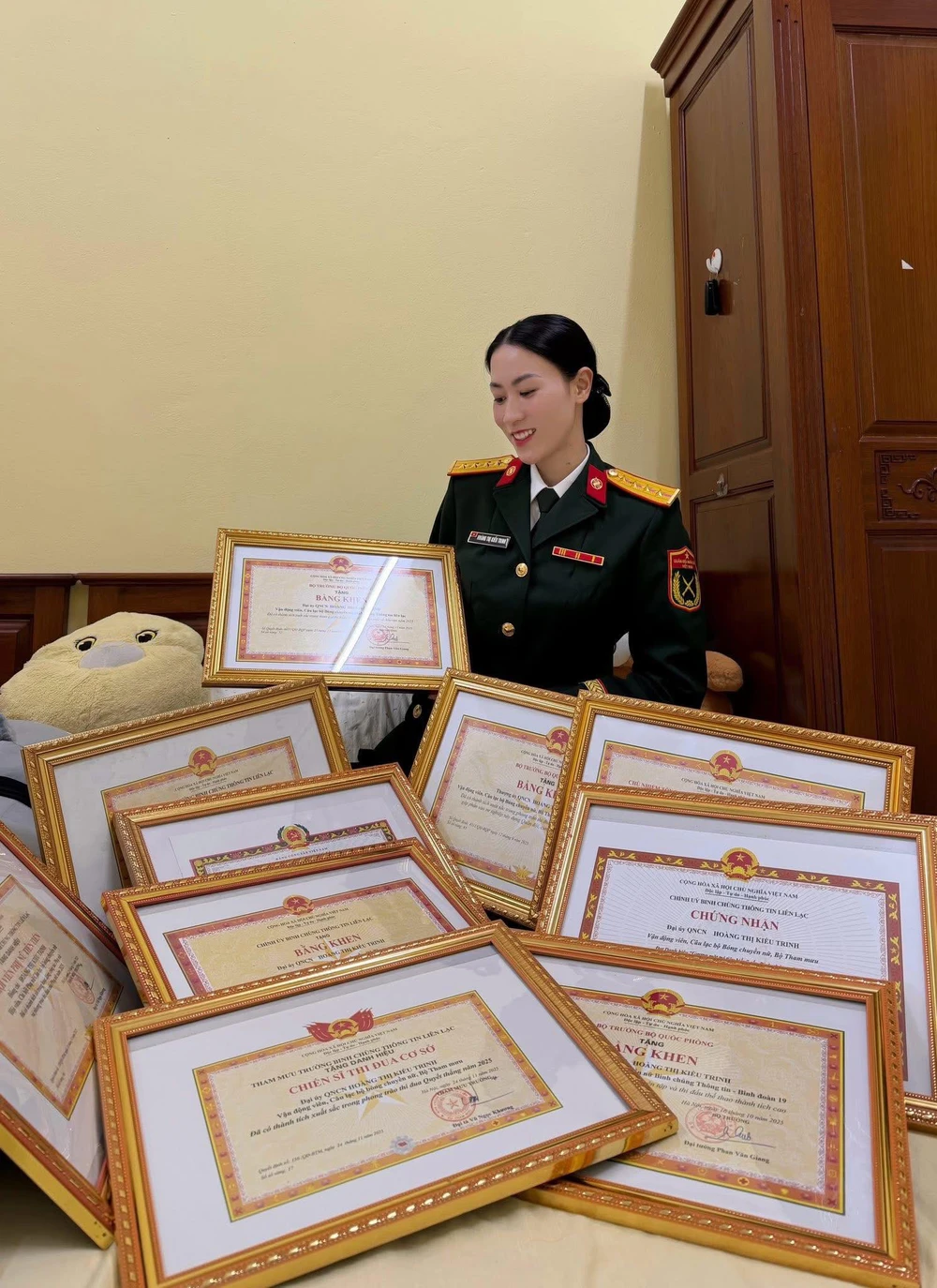 2 tuyển thủ bóng chuyền nữ Việt Nam nhận vinh dự cao quý, đánh dấu một năm thi đấu thành công  - Ảnh 3.