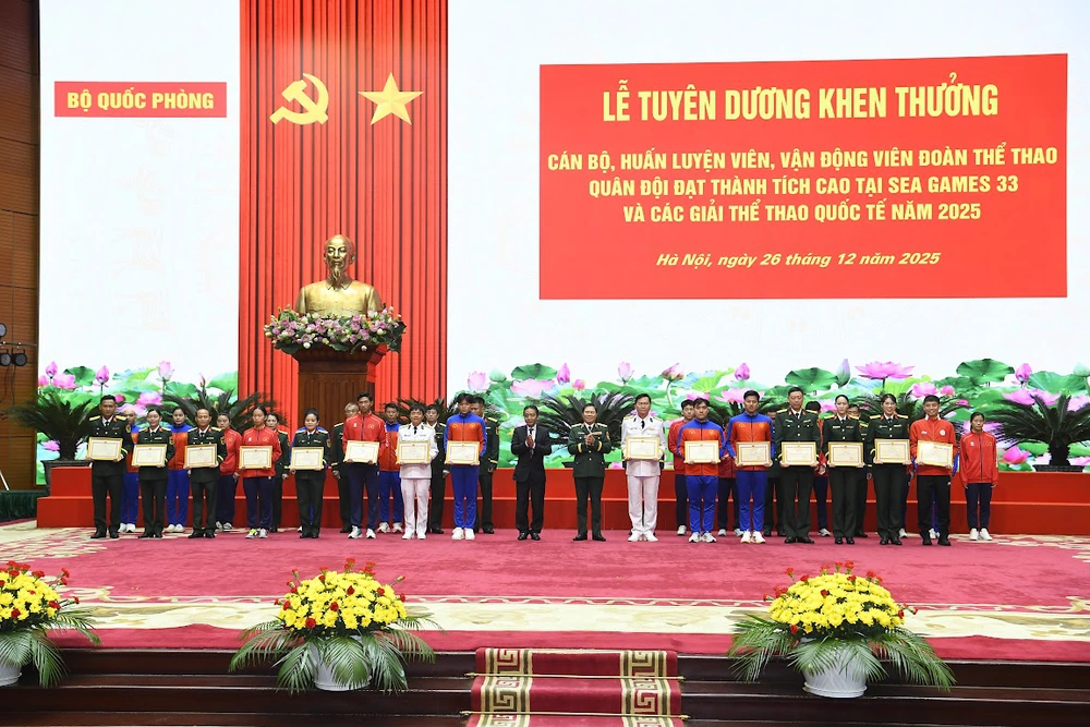 2 tuyển thủ bóng chuyền nữ Việt Nam nhận vinh dự cao quý, đánh dấu một năm thi đấu thành công  - Ảnh 2.