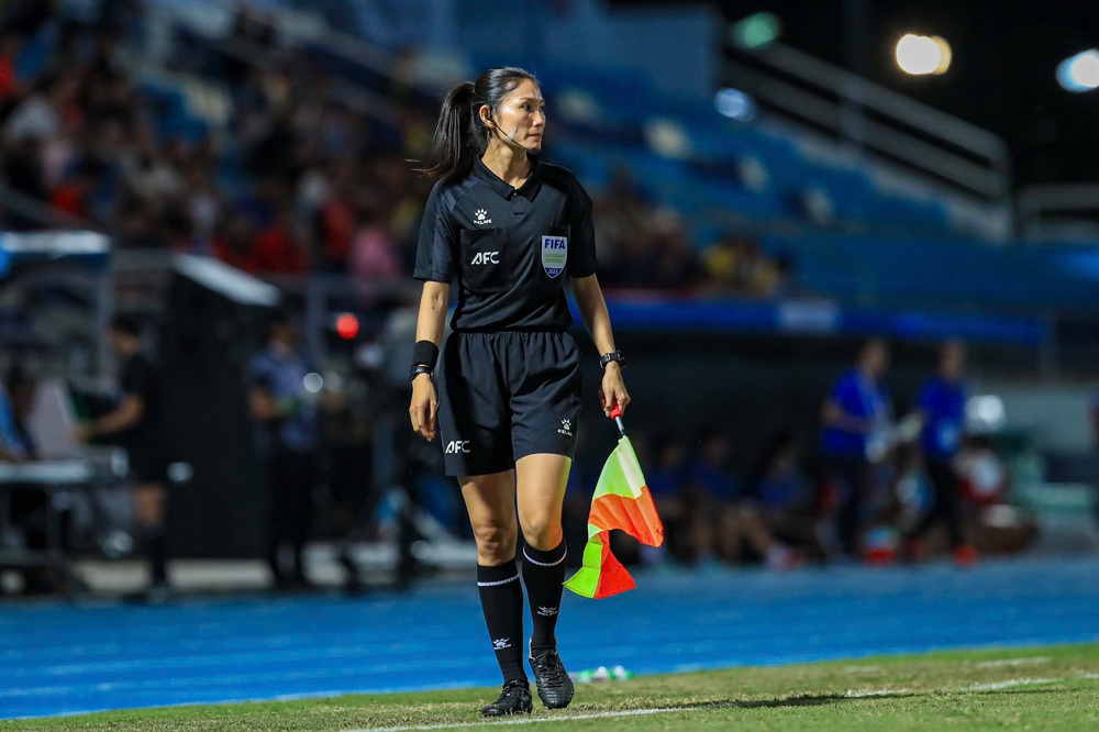 Nữ trọng t&agrave;i L&agrave;o kh&ocirc;ng được mời l&agrave;m nhiệm vụ tại Asian Cup 2026 - Ảnh 1.