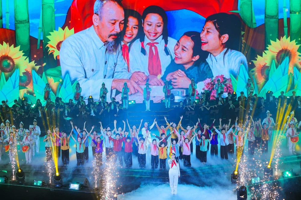 Chương trình nghệ thuật đặc biệt chào mừng Đại hội Thi đua yêu nước toàn quốc lần thứ XI - Ảnh 1.