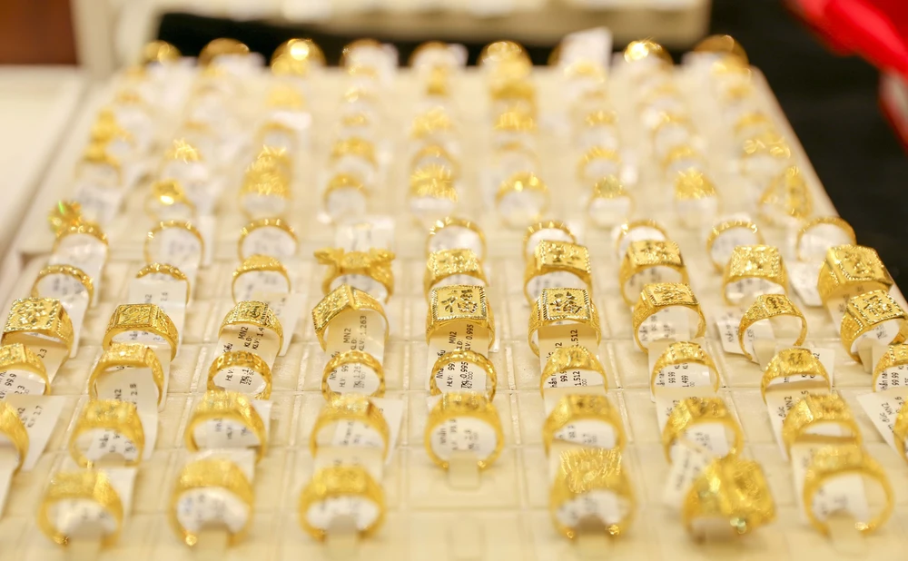 Giá vàng miếng sáng 26/12 tăng 800 nghìn đồng/lượng - Ảnh 1.