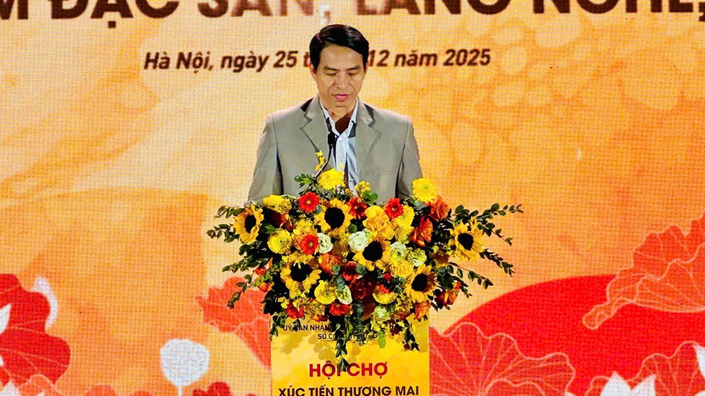 Khai mạc Hội chợ xúc tiến thương mại sản phẩm đặc sản làng nghề, OCOP - Ảnh 1.