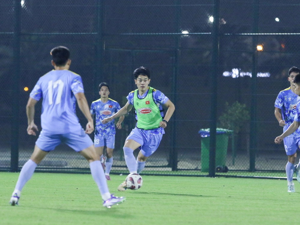 U23 Việt Nam tập căng trước VCK U23 châu Á 2026 - Ảnh 1.