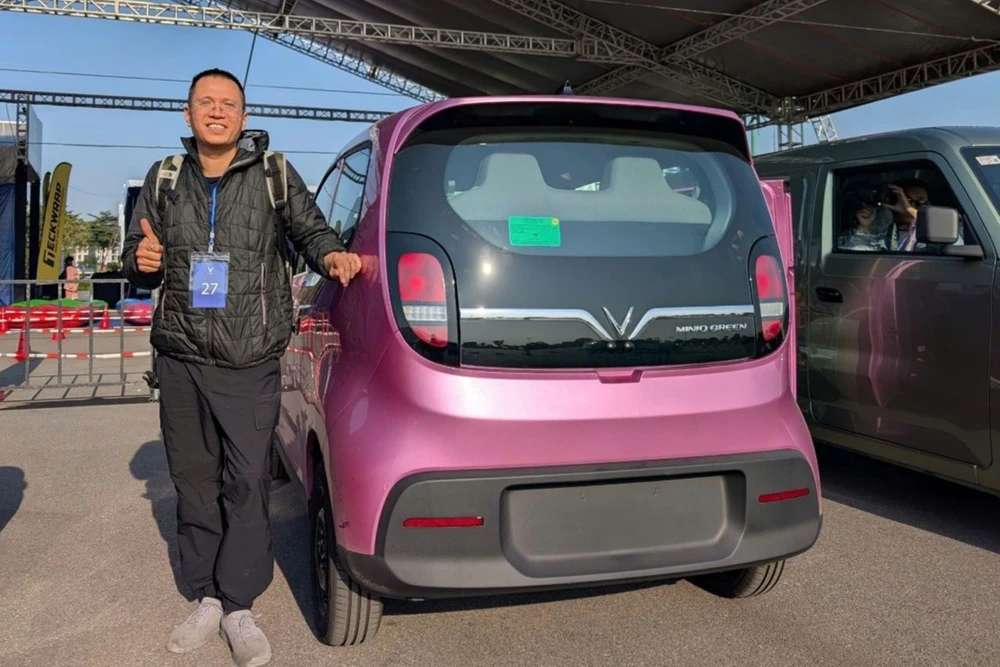 Lái thử VinFast Minio Green tại Vietnam Mobility Show 2025, nhiều khách muốn "chốt" mua xe ngay - Ảnh 2.