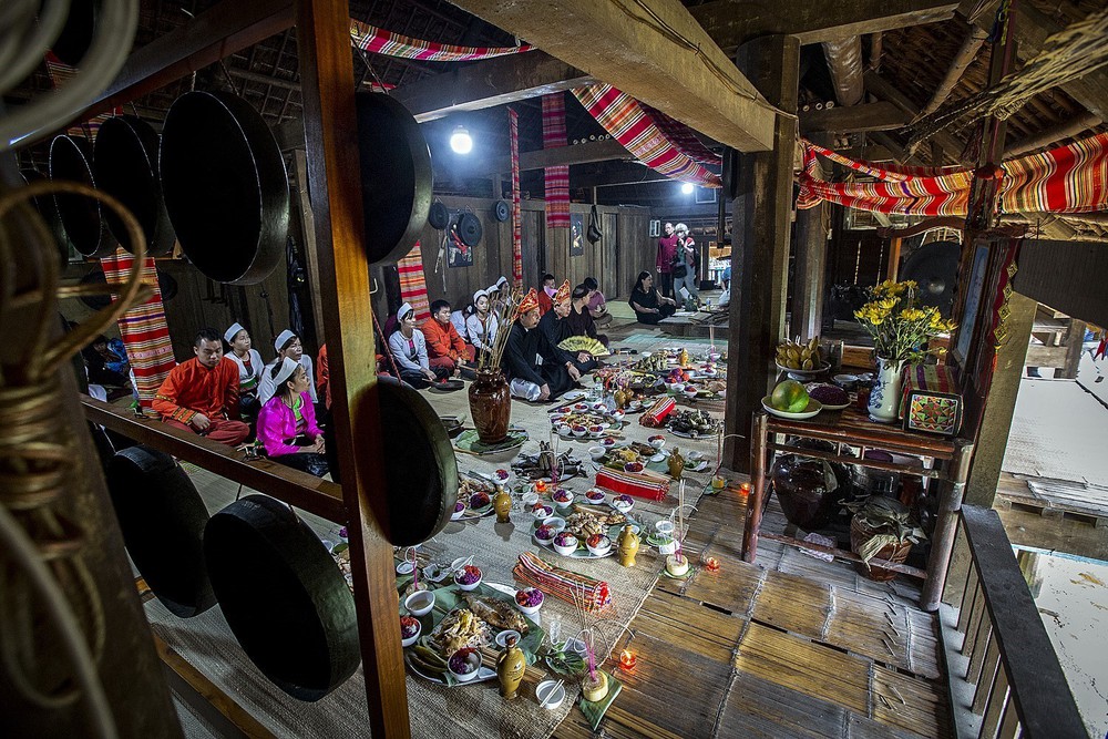 Tìm về "ký ức cổ xưa" trong Mo Mường - Ảnh 5.