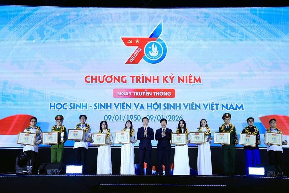 Tuyên dương danh hiệu “Sinh viên 5 tốt”, “Học sinh 3 tốt”, “Học sinh 3 rèn luyện” cấp Trung ương - Ảnh 9.