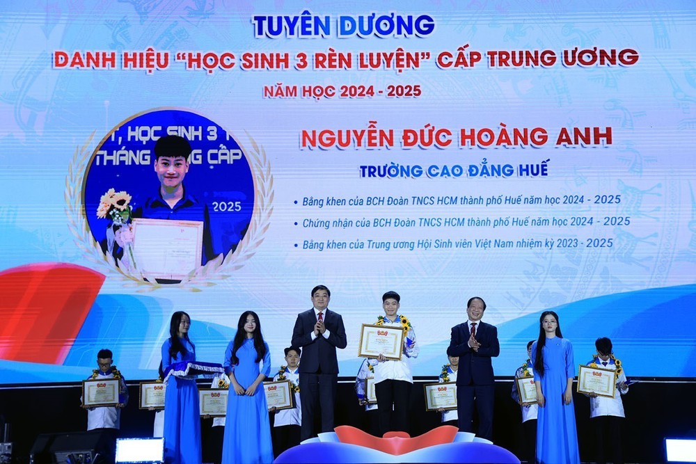 Tuyên dương danh hiệu “Sinh viên 5 tốt”, “Học sinh 3 tốt”, “Học sinh 3 rèn luyện” cấp Trung ương - Ảnh 4.