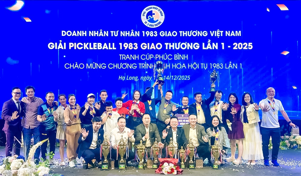 Giải pickleball DNTN 1983 giao thương – Cúp Phúc Bình lần I: Khi doanh nhân 1983 “cháy hết mình” trên sân đấu - Ảnh 8. Giải pickleball DNTN 1983 giao thương – Cúp Phúc Bình lần I: Khi doanh nhân 1983 “cháy hết mình” trên sân đấu - Ảnh 8.