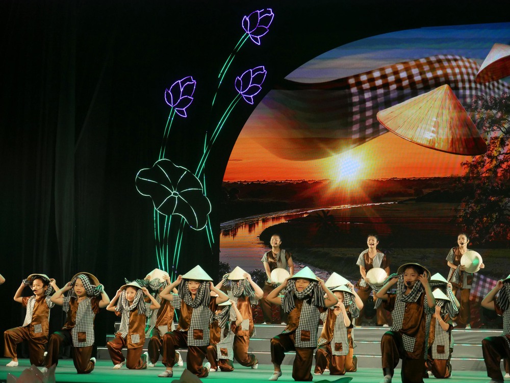 Nhạc sĩ Lư Nhất Vũ và nhà thơ Lê Giang: Hai tâm hồn, một lý tưởng - Ảnh 9.