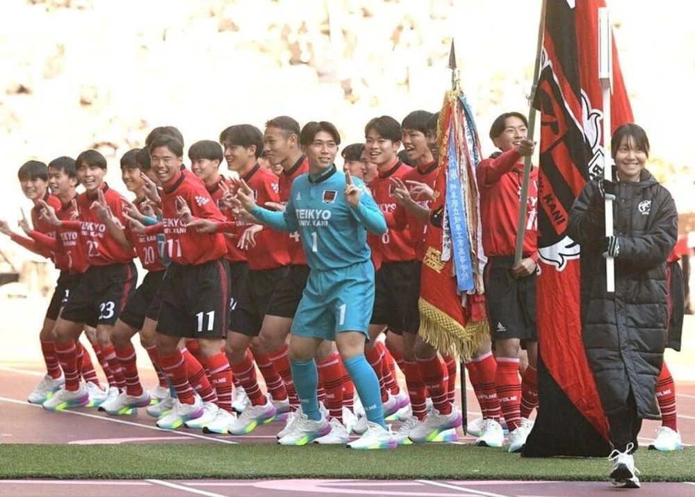 Hoành Tráng Giải Bóng Đá Học Đường Toàn Nhật Bản Lần Thứ 104 - Ảnh 8. Hoành Tráng Giải Bóng Đá Học Đường Toàn Nhật Bản Lần Thứ 104 - Ảnh 8.