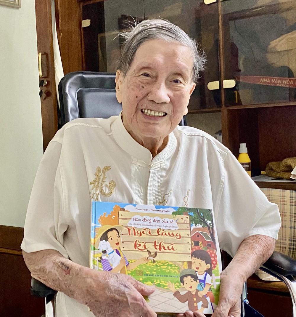 Một "ngôi làng kì thú" của nhạc sĩ Phạm Tuyên - Ảnh 1.