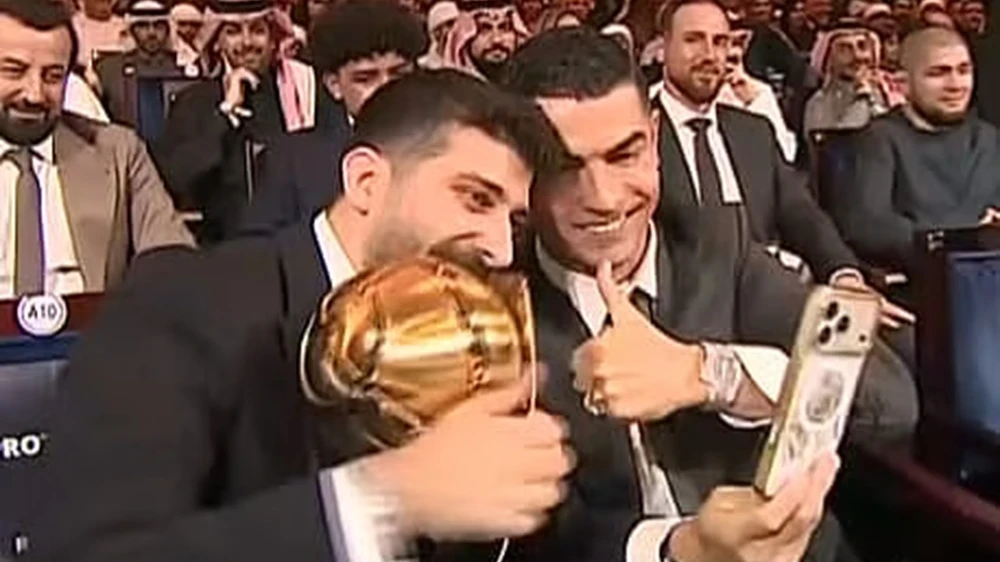 Bất Ngờ Tiktoker 'Ăn Mừng Kiểu Ronaldo' Sau Chiến Thắng Lớn Tại Giải Globe Soccer Awards 2025 - Ảnh 2.
