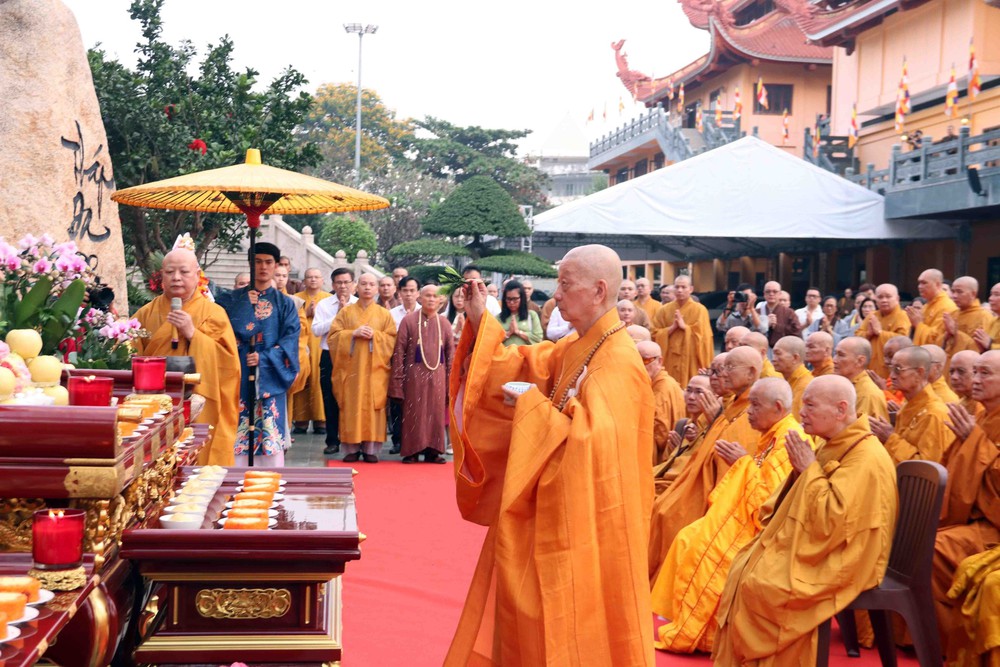 Lễ an vị vĩnh viễn Xá lợi Trái tim Bồ-tát Thích Quảng Đức - Ảnh 4. Lễ an vị vĩnh viễn Xá lợi Trái tim Bồ-tát Thích Quảng Đức - Ảnh 4.