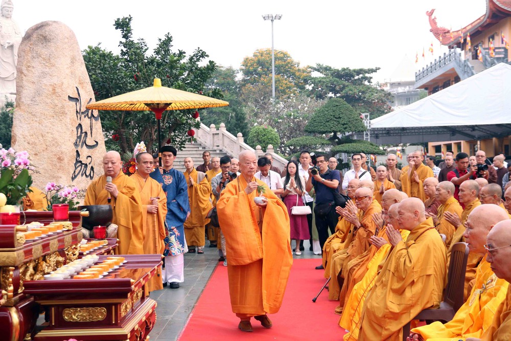 Lễ an vị vĩnh viễn Xá lợi Trái tim Bồ-tát Thích Quảng Đức - Ảnh 5. Lễ an vị vĩnh viễn Xá lợi Trái tim Bồ-tát Thích Quảng Đức - Ảnh 5.