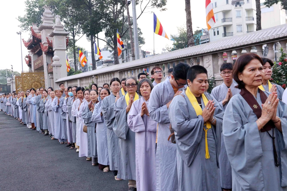 Lễ an vị vĩnh viễn Xá lợi Trái tim Bồ-tát Thích Quảng Đức - Ảnh 10. Lễ an vị vĩnh viễn Xá lợi Trái tim Bồ-tát Thích Quảng Đức - Ảnh 10.