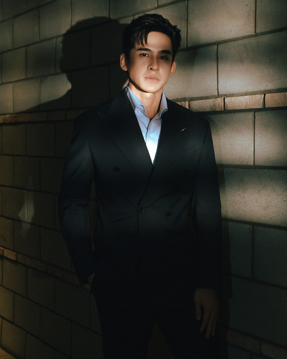 Lương Thế Thành trở lại điện ảnh sau 13 năm, visual nam thần tuổi 43 - Ảnh 3. Lương Thế Thành trở lại điện ảnh sau 13 năm, visual nam thần tuổi 43 - Ảnh 3.