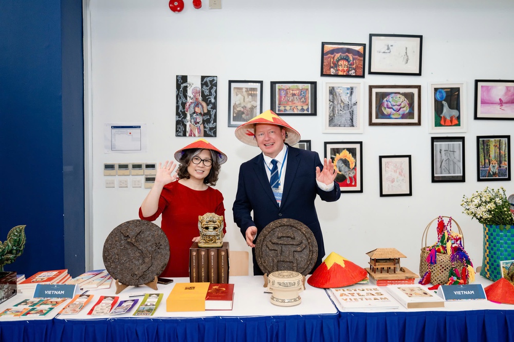 Người Việt Nam được đề cử TES Awards for International Schools 2025 - Ảnh 1. Người Việt Nam được đề cử TES Awards for International Schools 2025 - Ảnh 1.