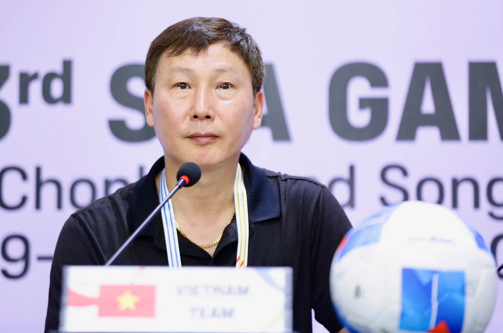 HLV Kim Sang-sik thất vọng với bàn thua của U22 Việt Nam - Ảnh 1. HLV Kim Sang-sik thất vọng với bàn thua của U22 Việt Nam - Ảnh 1.