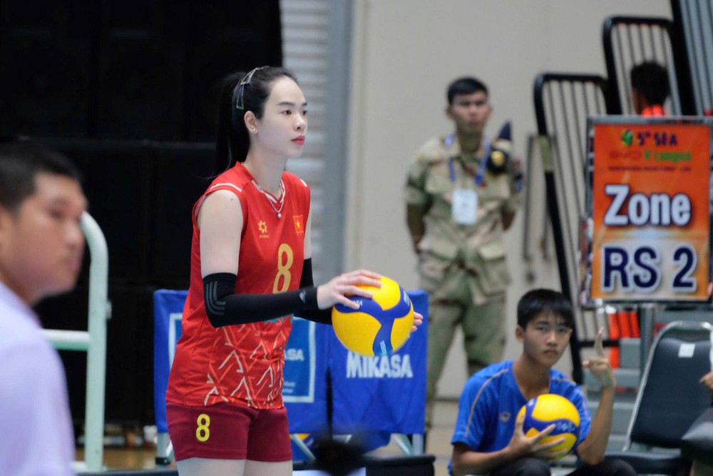 Nhan sắc phụ công bóng chuyền xinh đẹp sẽ cầm cờ cho Đoàn Thể thao Việt Nam tại SEA Games 2025 - Ảnh 5. Nhan sắc phụ công bóng chuyền xinh đẹp sẽ cầm cờ cho Đoàn Thể thao Việt Nam tại SEA Games 2025 - Ảnh 5.
