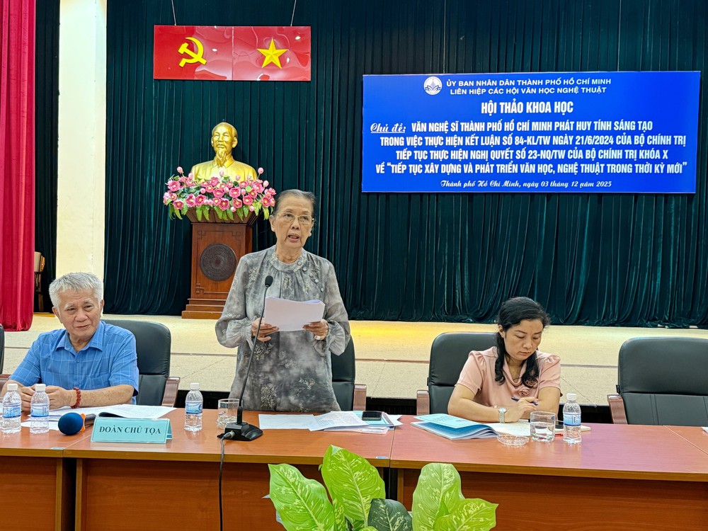 Chủ động tạo diễn đàn, không để mạng xã hội lấn át tiếng nói phê bình chính thống - Ảnh 1. Chủ động tạo diễn đàn, không để mạng xã hội lấn át tiếng nói phê bình chính thống - Ảnh 1.