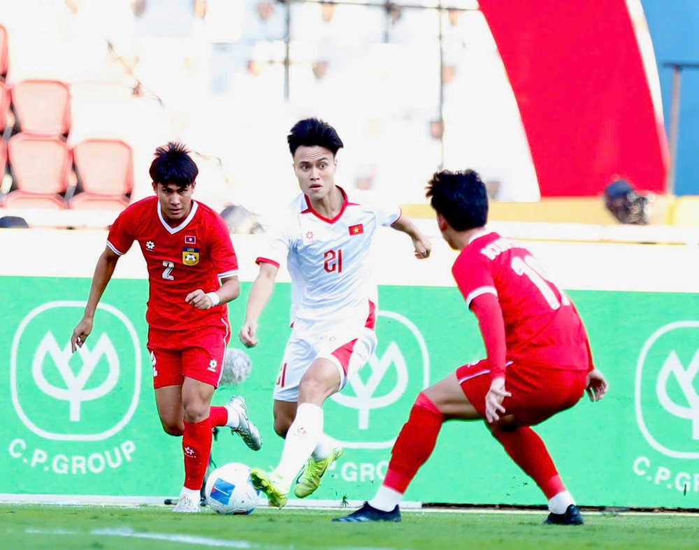 Đình Bắc lập cú đúp, U22 Việt Nam thắng trận ra quân ở SEA Games 2025  - Ảnh 2.