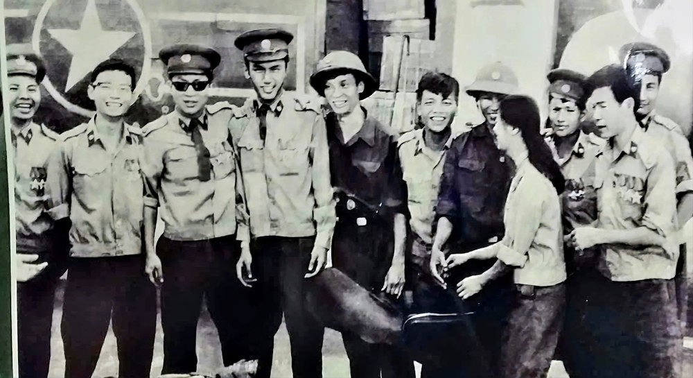 Nhạc sĩ Nguyễn Việt Bình: Khơi dậy ký ức Trường Sơn từ một “Nụ hôn đầu” - Ảnh 2.