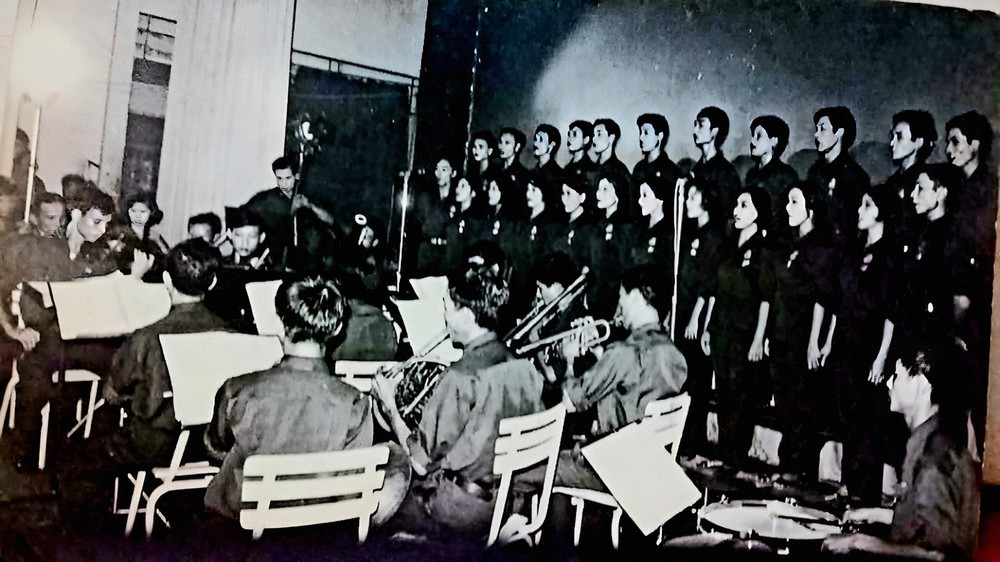 Nhạc sĩ Nguyễn Việt Bình: Khơi dậy ký ức Trường Sơn từ một “Nụ hôn đầu” - Ảnh 3.