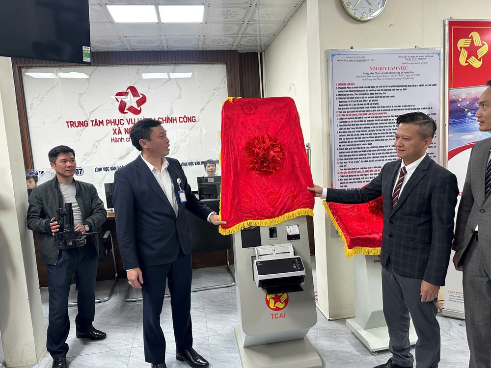 Quyết tâm chuyển đổi số để giảm gánh nặng cho người dân - Ảnh 6. Quyết tâm chuyển đổi số để giảm gánh nặng cho người dân - Ảnh 6.