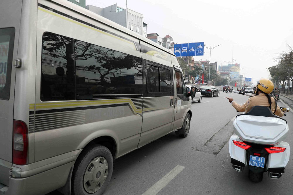 Hà Nội: Bảo đảm an toàn giao thông, trật tự đô thị dịp Tết Dương lịch 2026 - Ảnh 3. Hà Nội: Bảo đảm an toàn giao thông, trật tự đô thị dịp Tết Dương lịch 2026 - Ảnh 3.