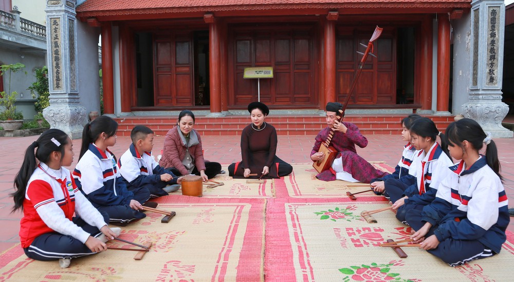 Ca trù Đông Môn: Mạch nguồn sâu lắng được trao truyền qua các thế hệ - Ảnh 1.