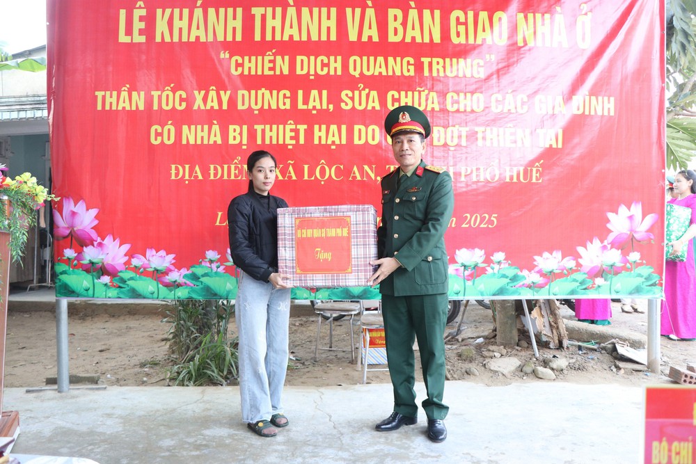 Huế khánh thành ngôi nhà đầu tiên trong "Chiến dịch Quang Trung" - Ảnh 6. Huế khánh thành ngôi nhà đầu tiên trong "Chiến dịch Quang Trung" - Ảnh 6.